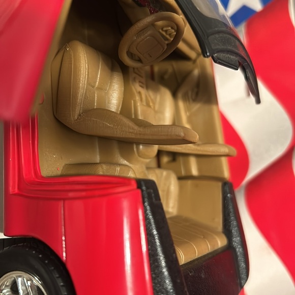 American Muscle 1996 Camaro z28 red - Picture 9 of 11